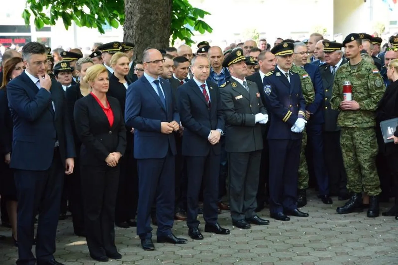 U Okučanima odana počast braniteljima poginulima u akciji 'Bljesak'