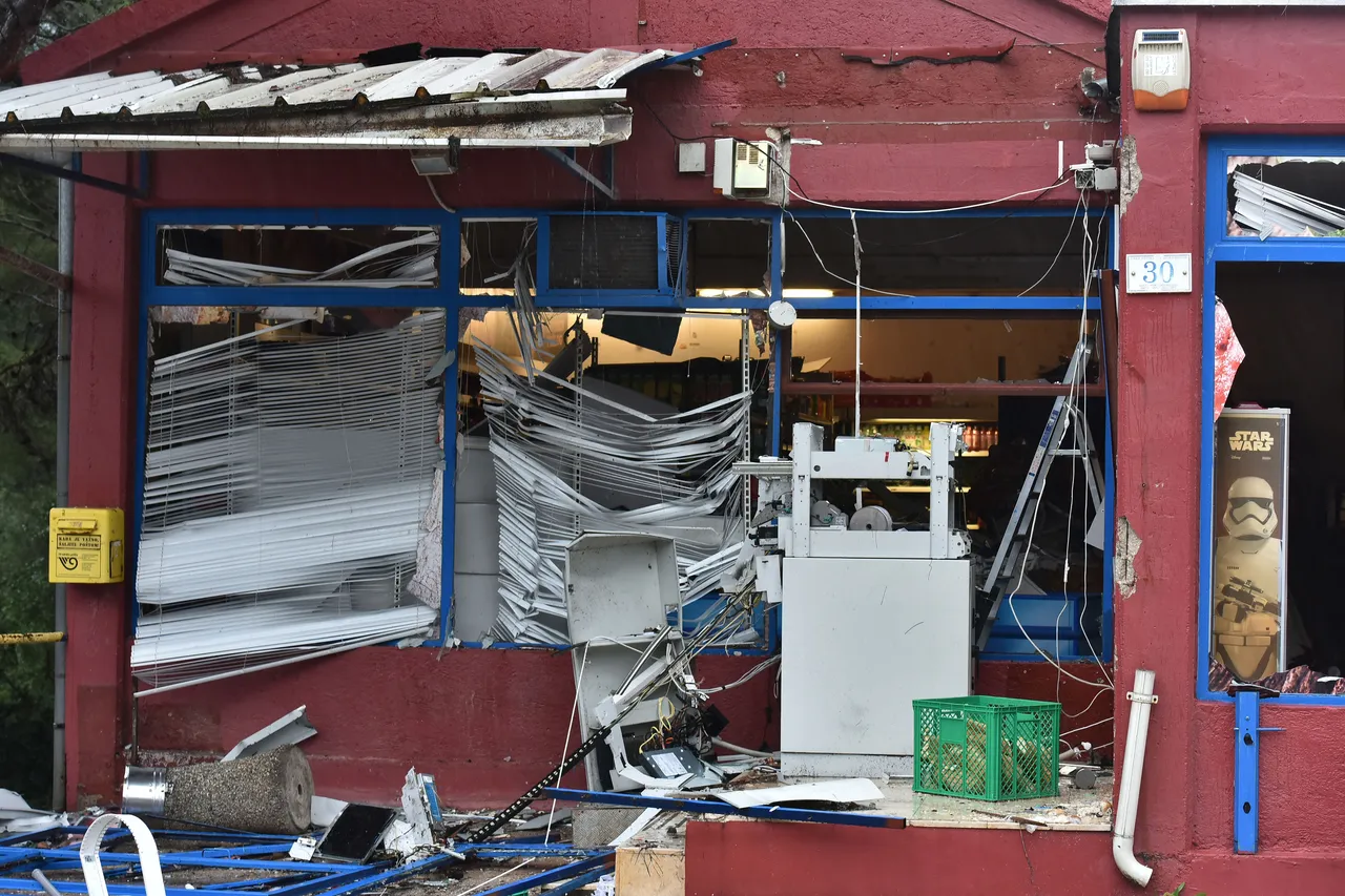 Kakvi 'genijalci': zbog bankomata u zrak dignuli poslovnicu Konzuma i napravili ogromnu štetu