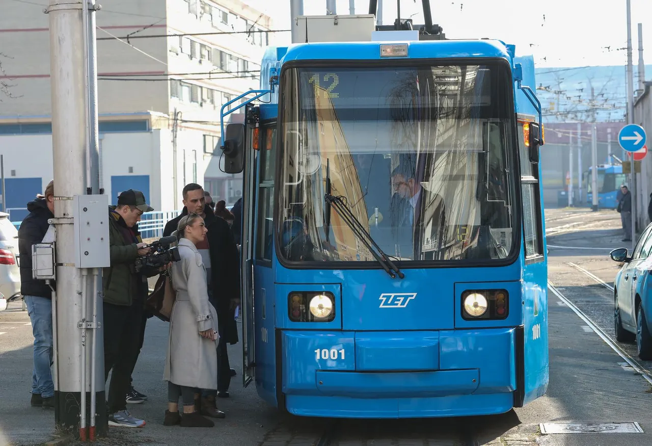 Zagreb: Prvi rabljeni niskopodni tramvaj koji je isporučen iz Njemačke pušten je u promet 