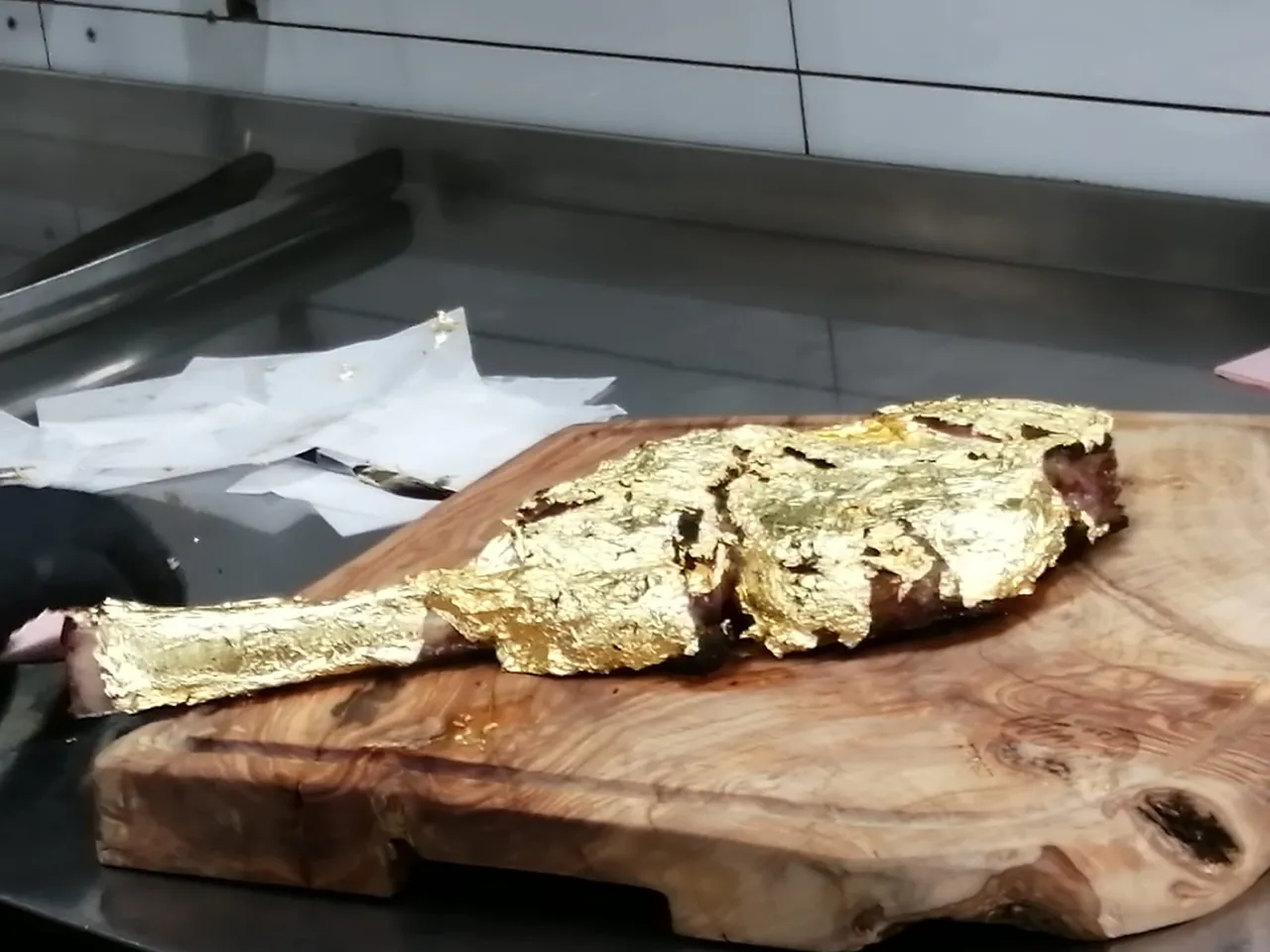 U trogirskom restoranu na jelovnik se mogu pronaći komadi mesa obloženi 24-karatnim zlatom