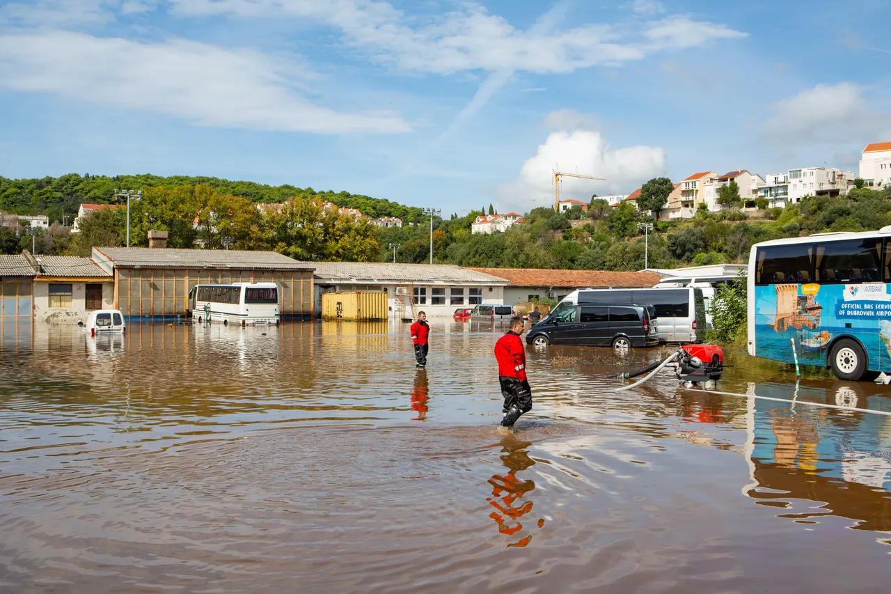 Apokalipsa u Dubrovniku: Olujno nevrijeme poplavilo ulice i kuće