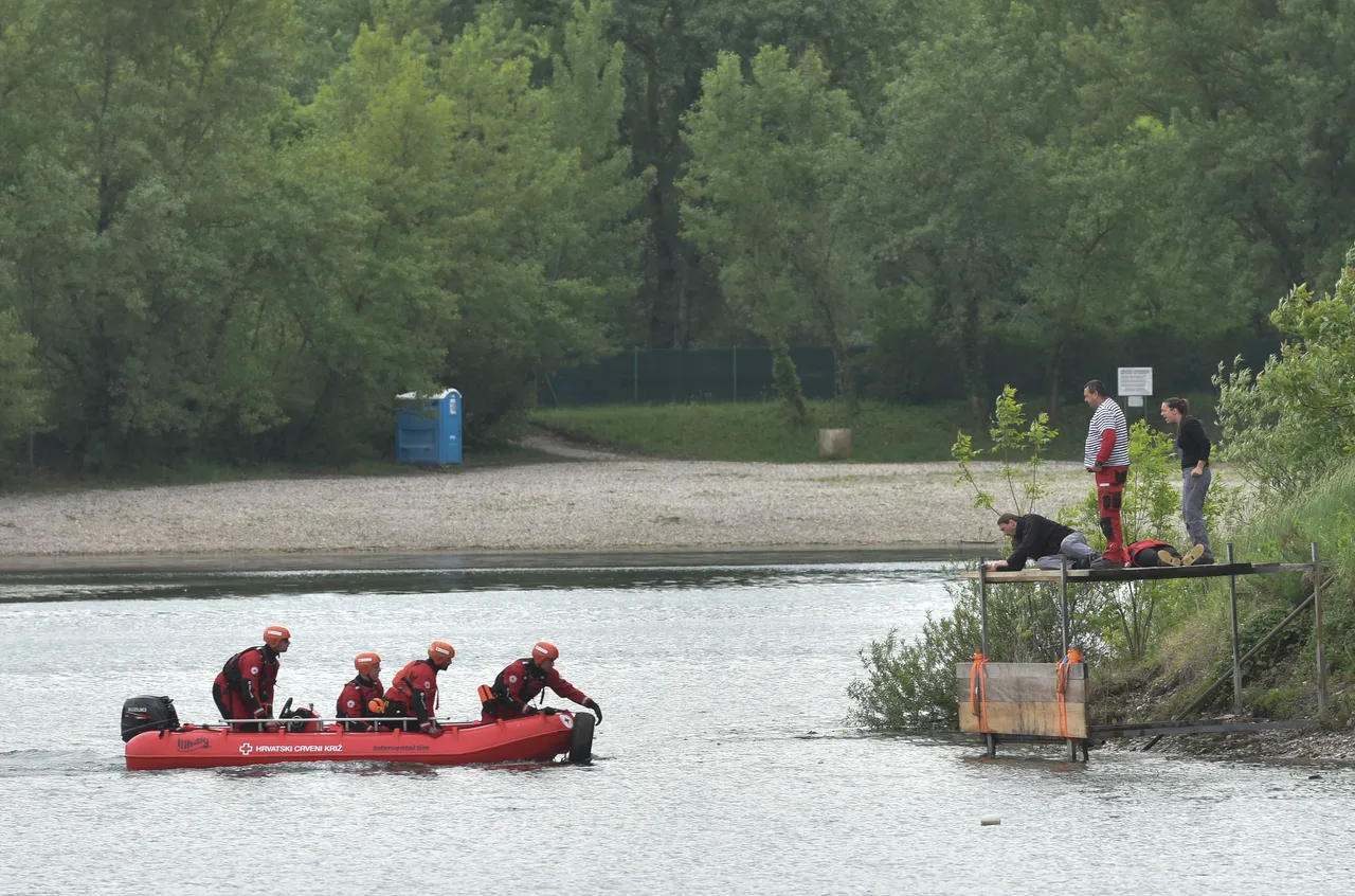 Crveni križ na Jarunu demonstrirao vježbu spašavanja