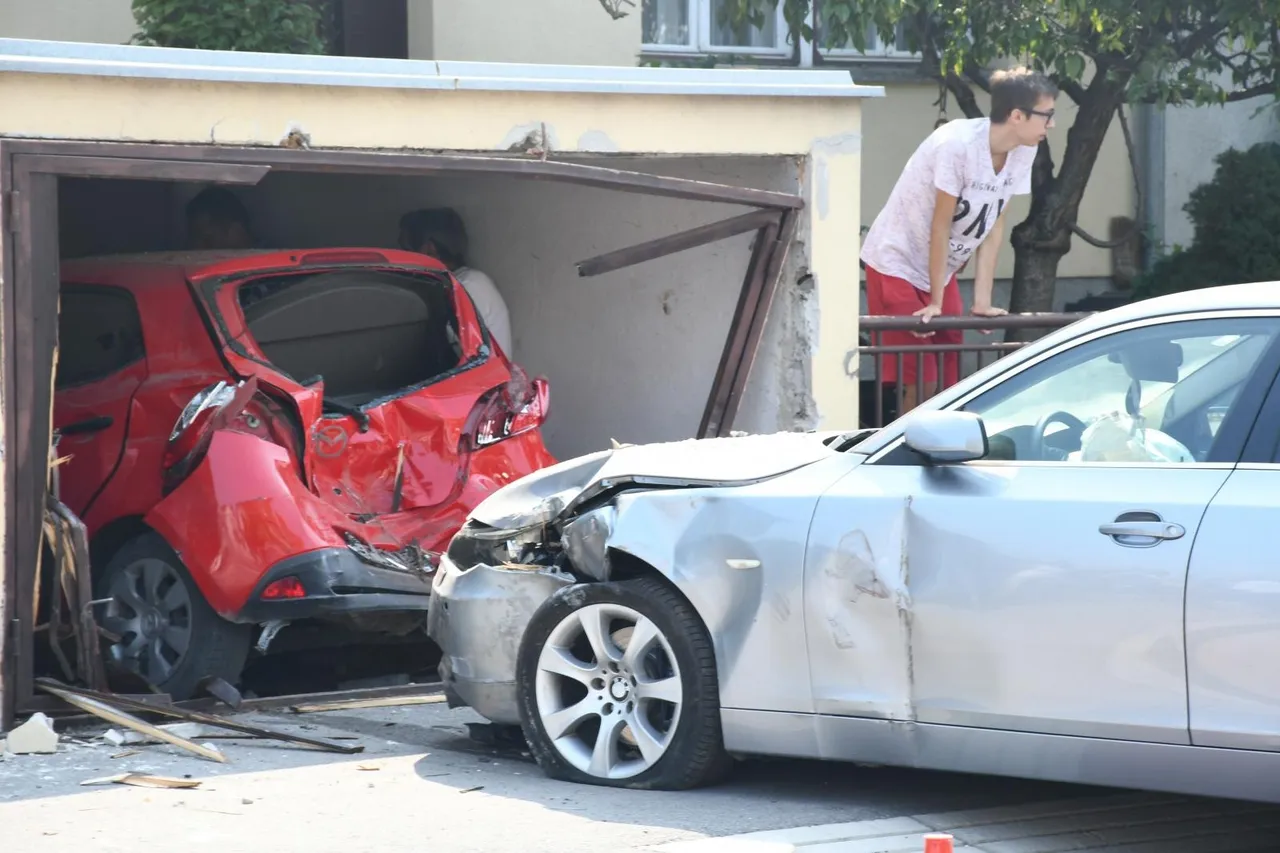 Brza i žestoka: BMW-om se zabila u garažu i čovjeku smrskala Mazdu