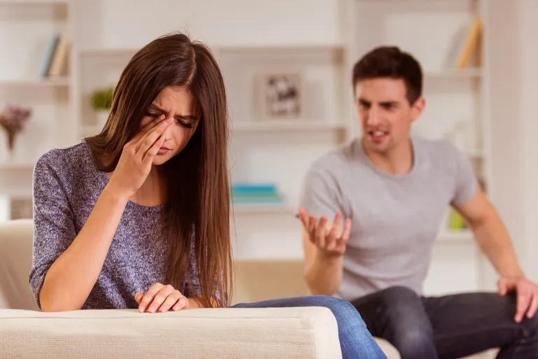 loša veza svađa plač zlostavljanje par