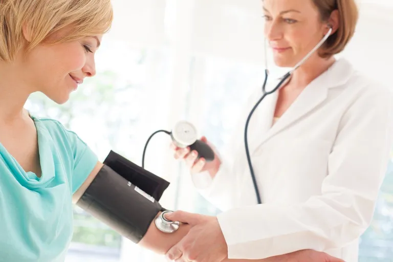 Prema Klinici Mayo životni stil igra važnu ulogu u kontroli visokog krvnog tlaka, tako možete izbjeći, odgoditi ili reducirati količinu lijekova.