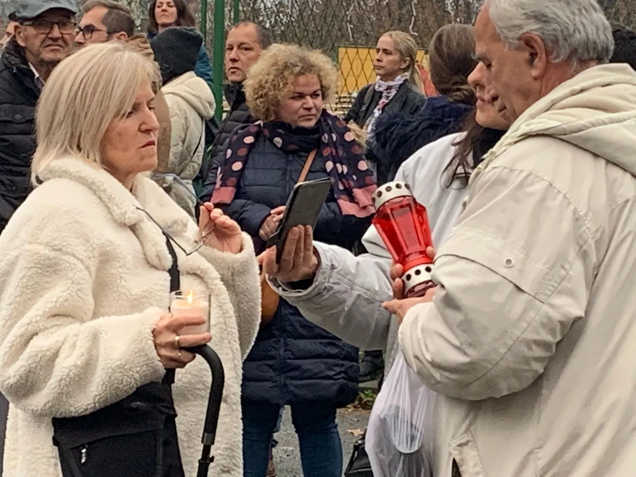 Okupljeni su se s Trga Francuske republike uputili prema Markovom trgu