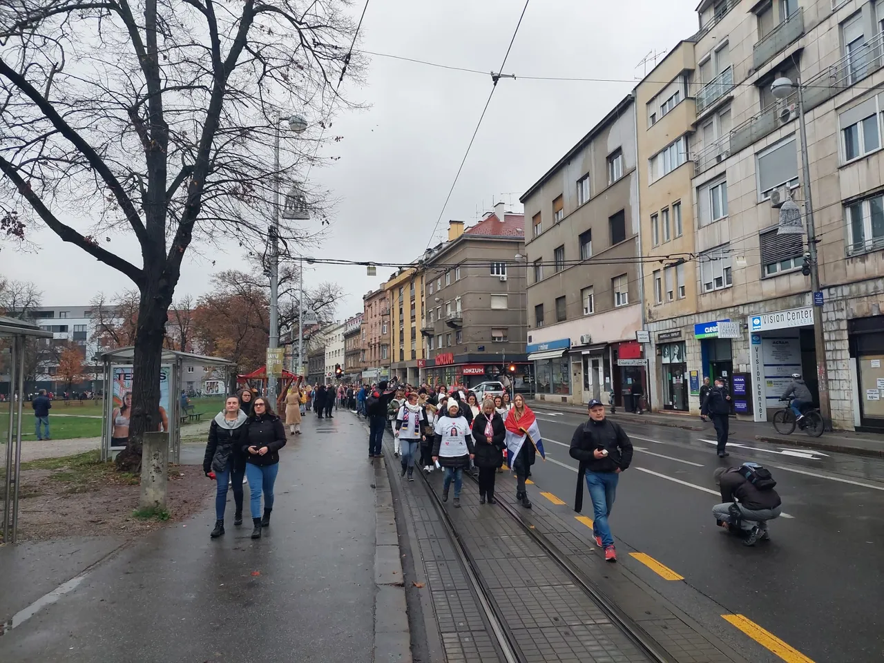 Okupljeni su se s Trga Francuske republike uputili prema Markovom trgu