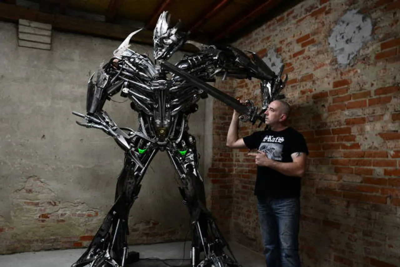 scrap_metal_comes_to_life_in_this_artists_hands_640_02