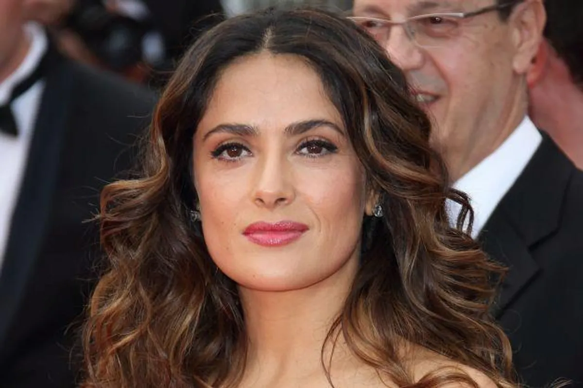 Salma Hayek na festivalu u Cannesu plijenila poglede prekrasnim YSL make-up lookom
