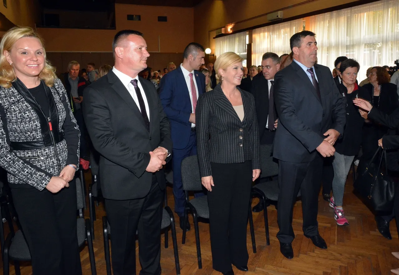 Predsjednica Grabar-Kitarović obišla Okučane