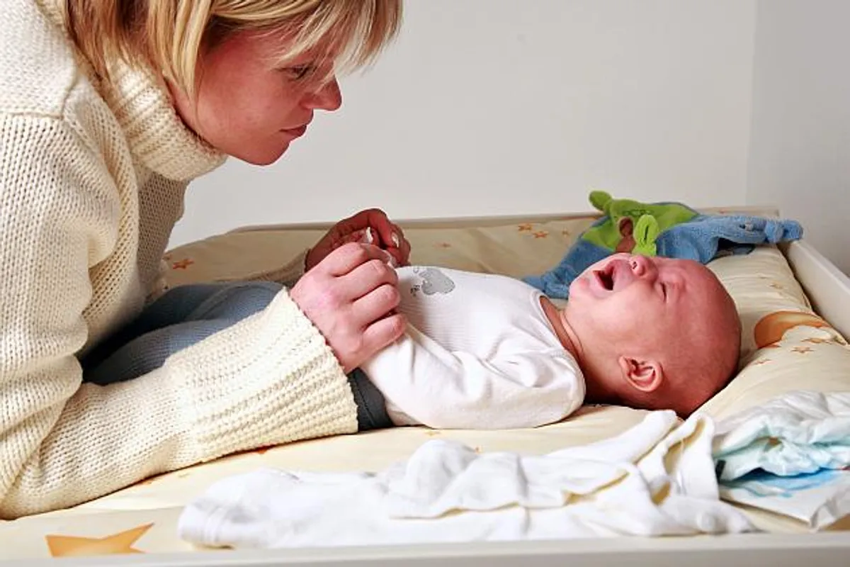 Kako naučiti bebu da se sama uspava?