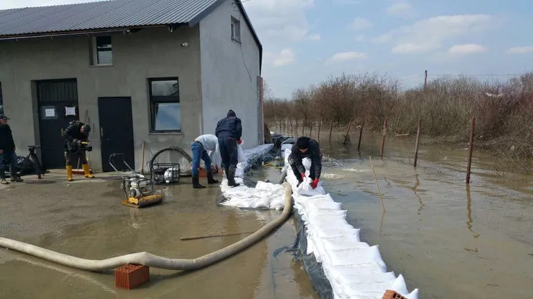 RTL-ov reporter Mišević prati stanje kod Siska: raste voda iz Odranskog polja