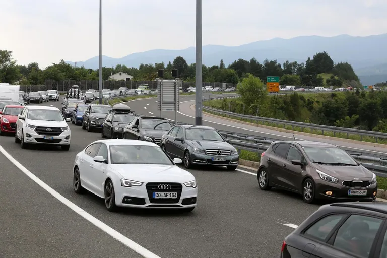 Velike gužve na graničnom prijelazu Rupa prema Sloveniji