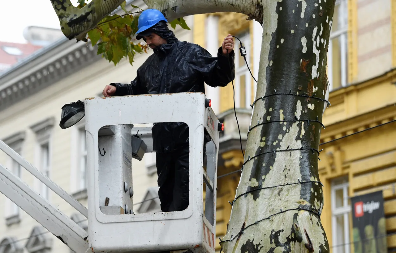 Radovi u Zagrebu u punom zamahu: već je počelo ukrašavanje grada za Advent