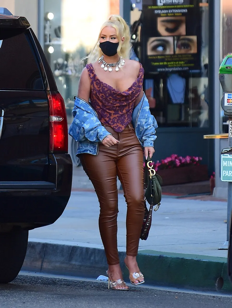 EXCLUSIVE: Iggy Azalea Grabs Frozen Yogurt in Beverly Hills After Denying She is Being Sued for $250,000
