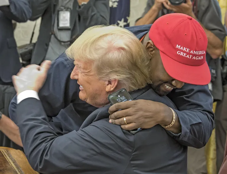Donald Trump ugostio je poznatog repera Kanyea Westa u Bijeloj kući