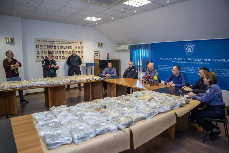 Dubrovnik: Policija zaplijenila 61 kilogram marihuane