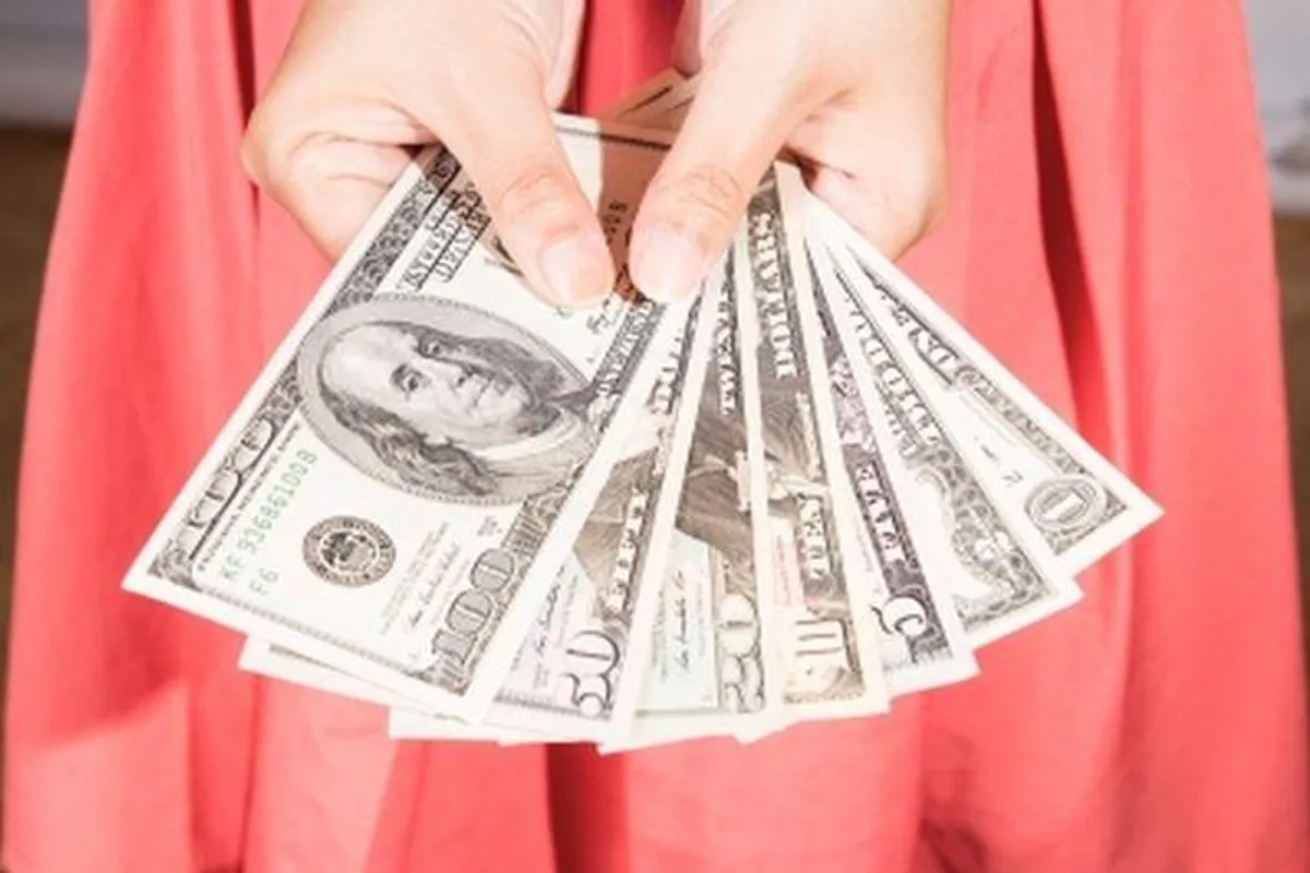 7 stvari koje bi svaka žena trebala znati o novcu