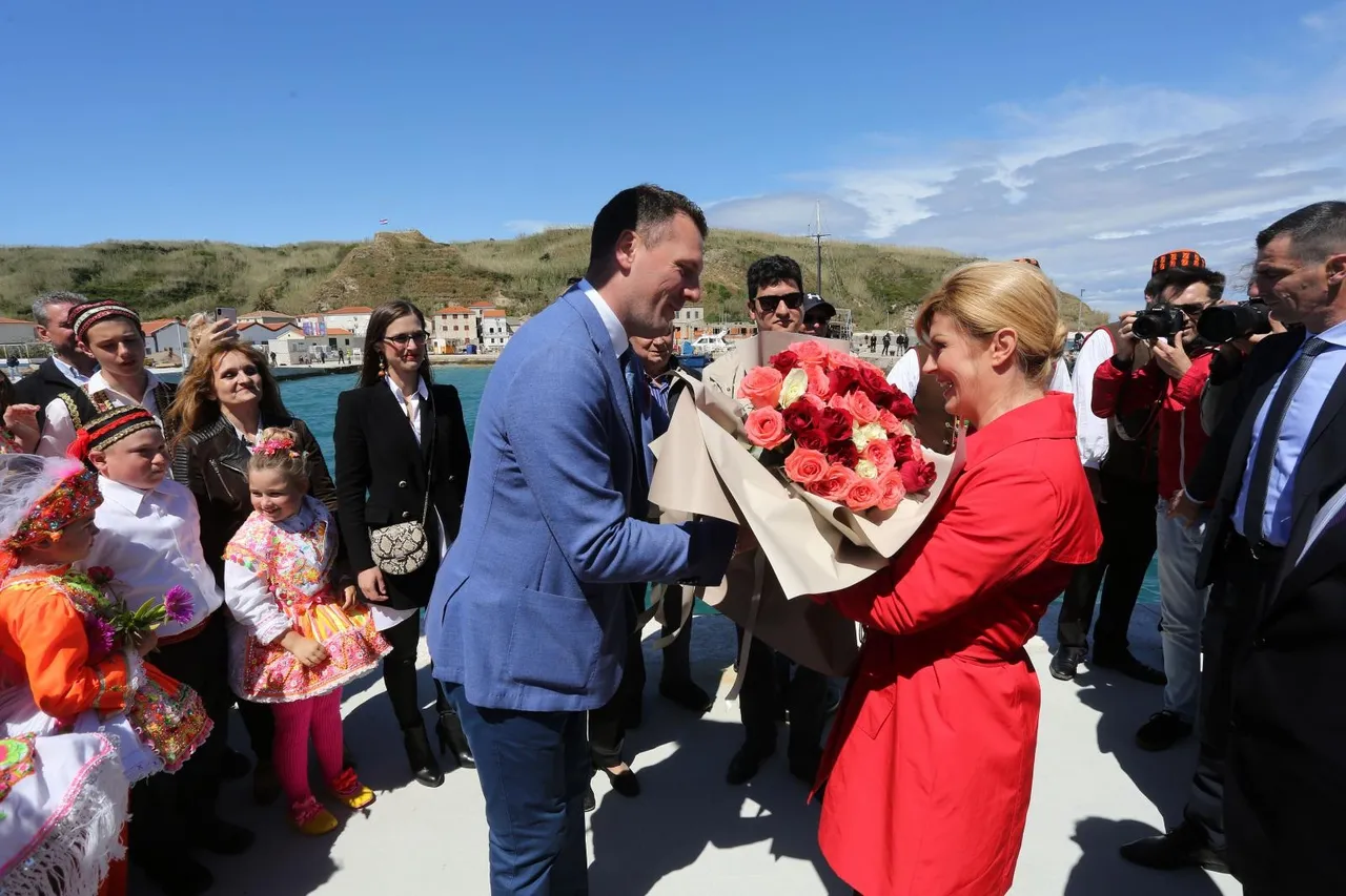 Predsjednica i Jakov na turneji: Danas su u obilasku otoka Lošinj, Susak, Vele Srakane i Unija