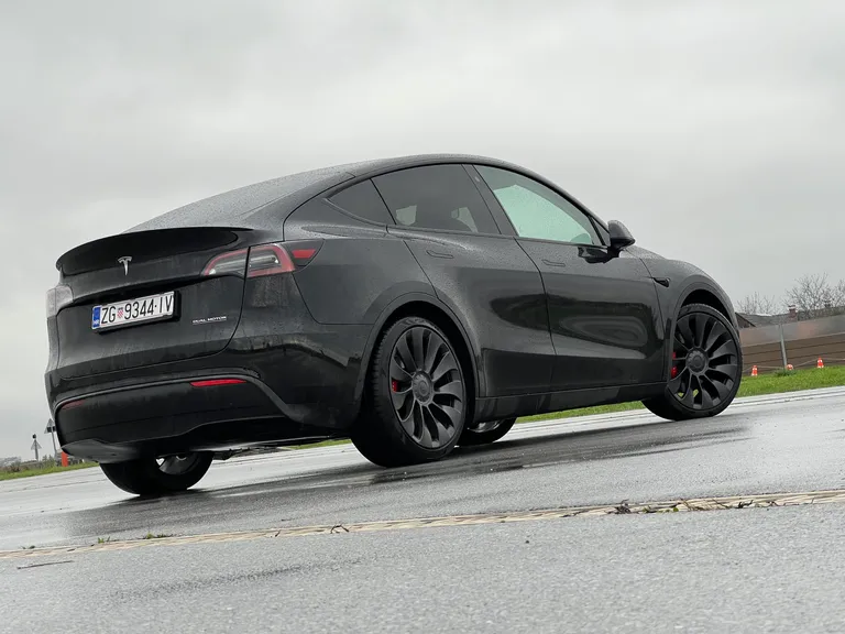 Tesla Model Y Performance (22).jpeg