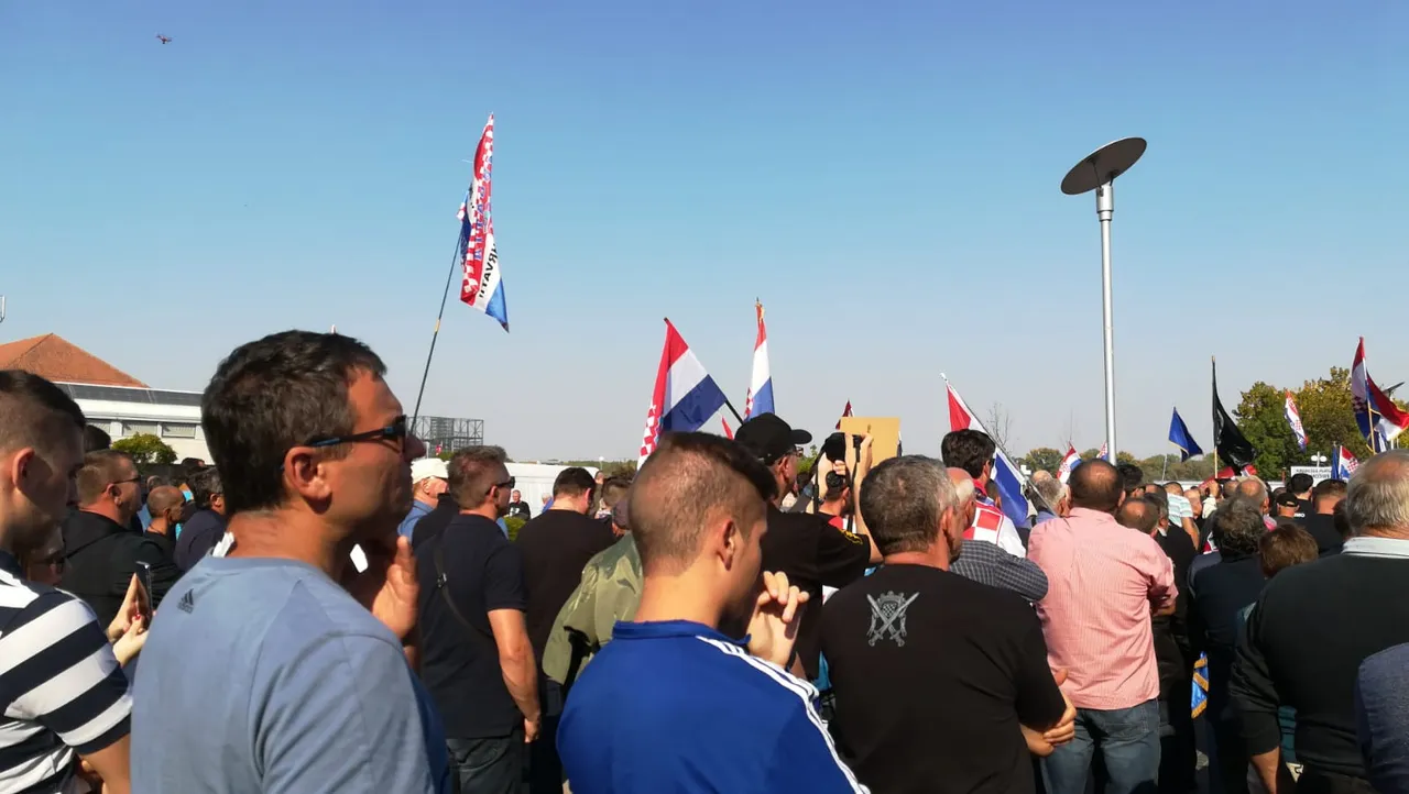 Na mirnom prosvjedu se okupilo od 8 do 10 tisuća ljudi