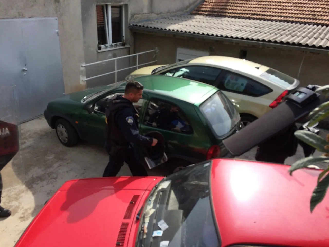 Drama u Šibeniku: Muškarac se zabarikadirao u kući i prijeti samoubojstvom