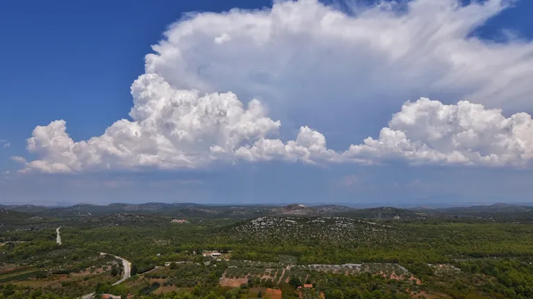 Koje vrste oblaka poznajete? Neprestano mijenjaju oblik, a svaka vrsta ...