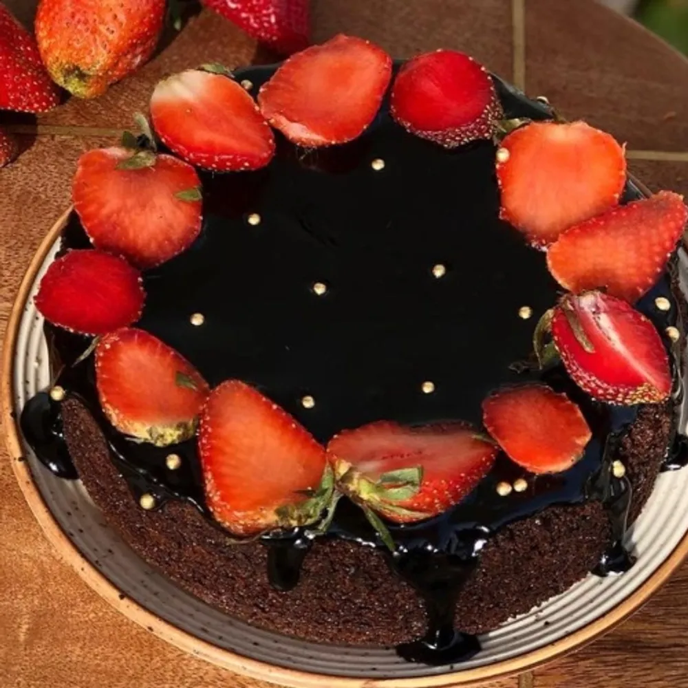 'Jagode i čokolada...': Odličan recept za čokoladnu tortu bez jaja s jagodama