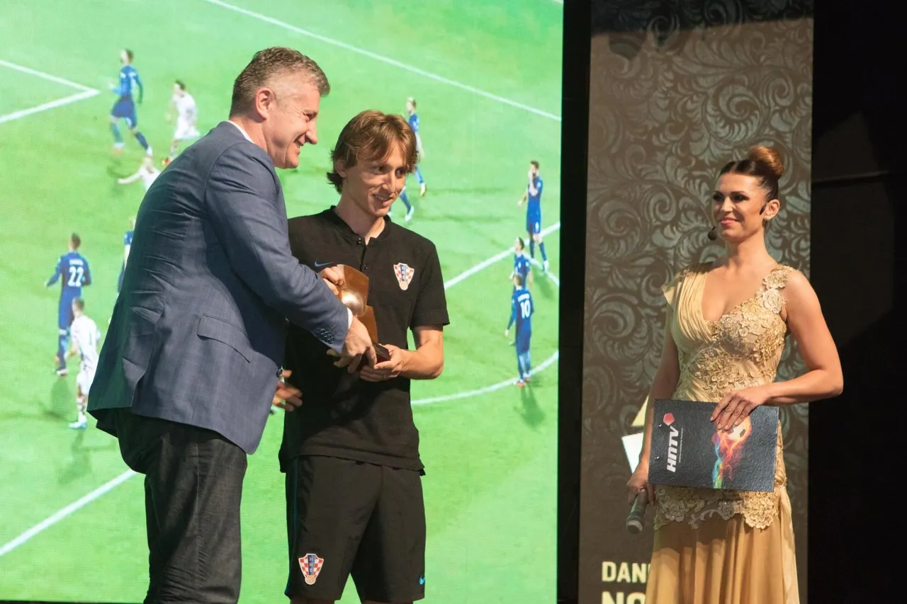 Na prvoj dodjeli Trofeja HNS-a Luka Modrić izabran za najboljeg hrvatskog nogometaša