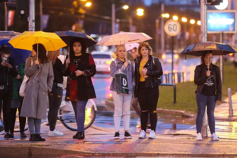 Zagreb: Promjena vremena donijela je kišu i zahlađenje