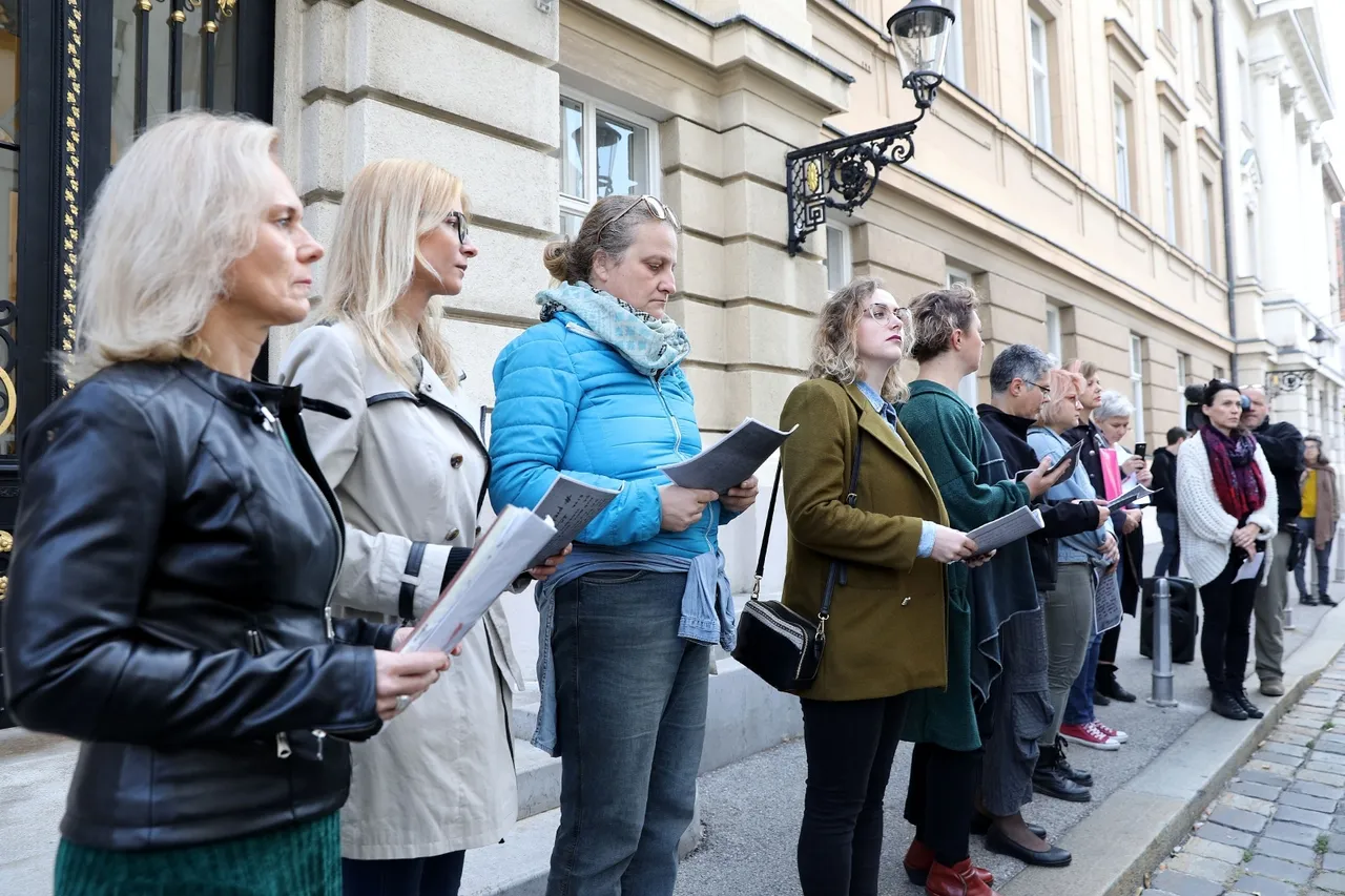 Aktivistice udruge RODA javno čitale potresna svjedočanstva žena