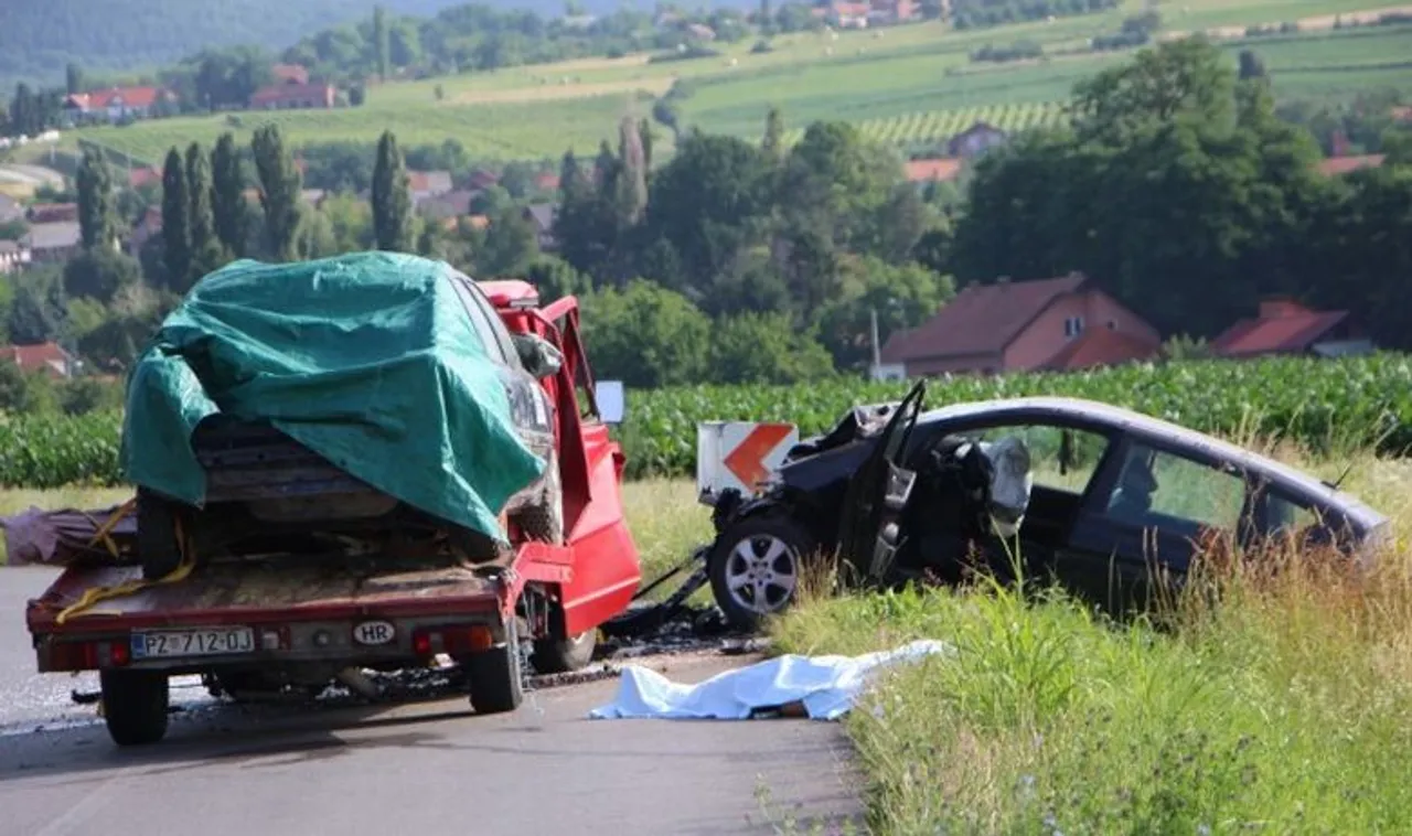 Crno jutro u Požegi: 19-godišnji mladić u Mercedesu na mjestu poginuo nakon što je prešao u suprotnu traku