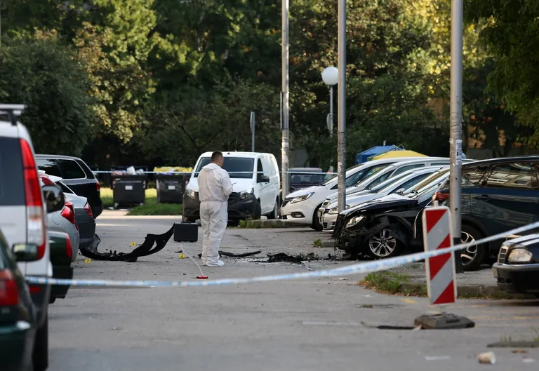 Zagreb: Policijski očevid na mjestu gdje je eksplodirao automobil u Dugavama