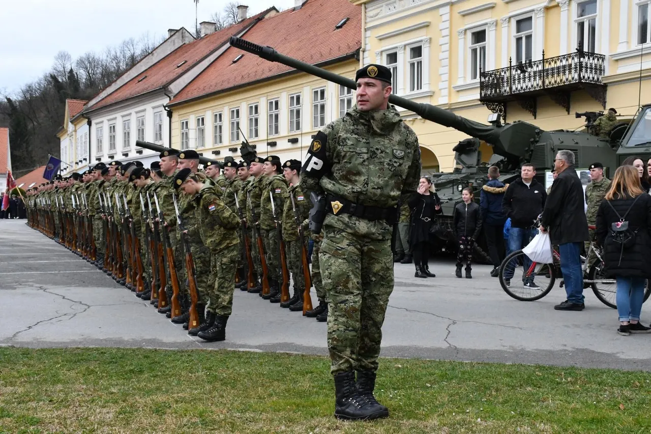 Današnja je prisega prva nakon 28 godina koja je održana na požeškom gradskom trgu.