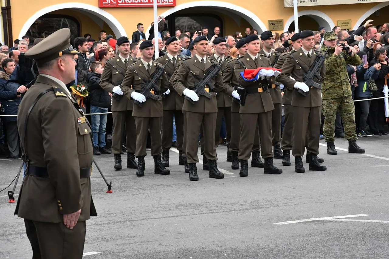 Današnja je prisega prva nakon 28 godina koja je održana na požeškom gradskom trgu.