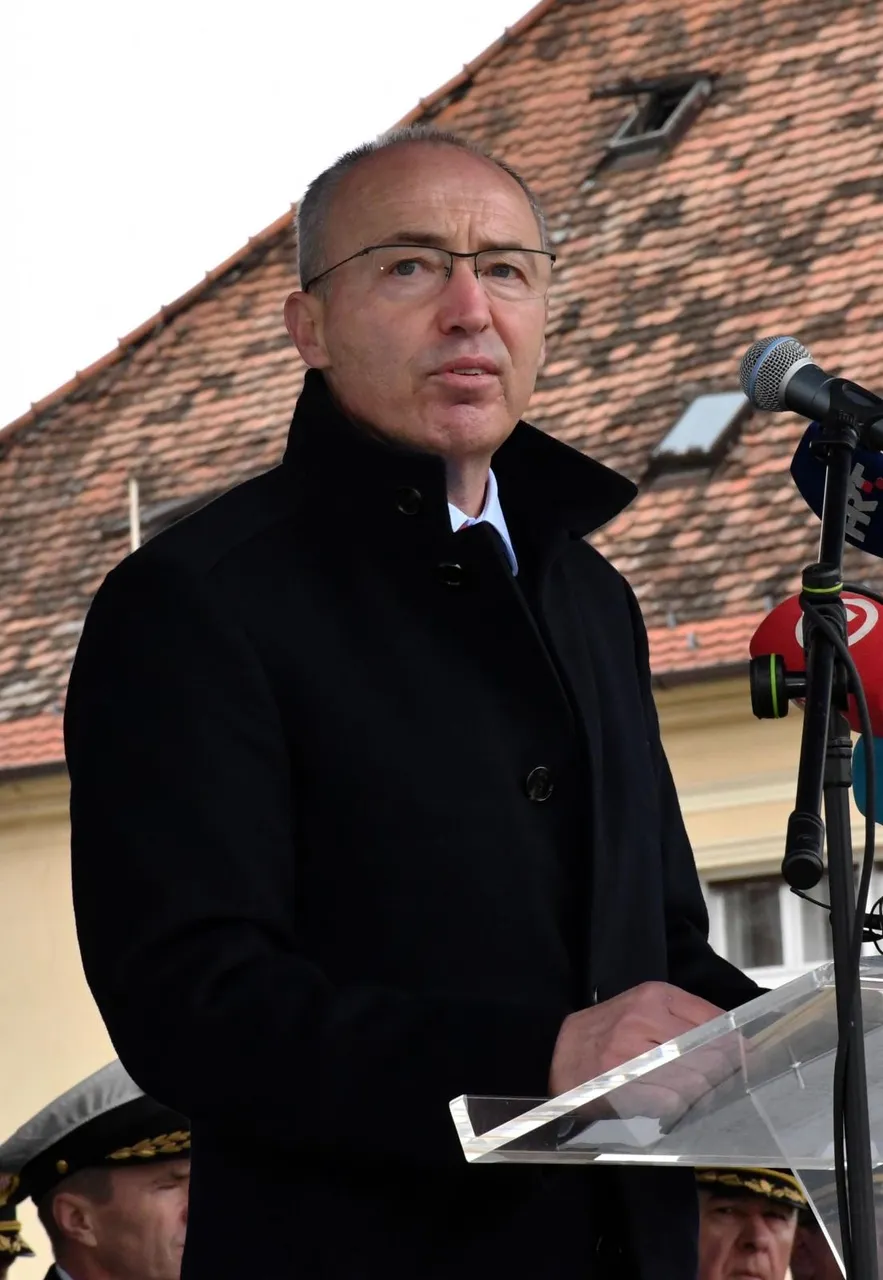 Današnja je prisega prva nakon 28 godina koja je održana na požeškom gradskom trgu.