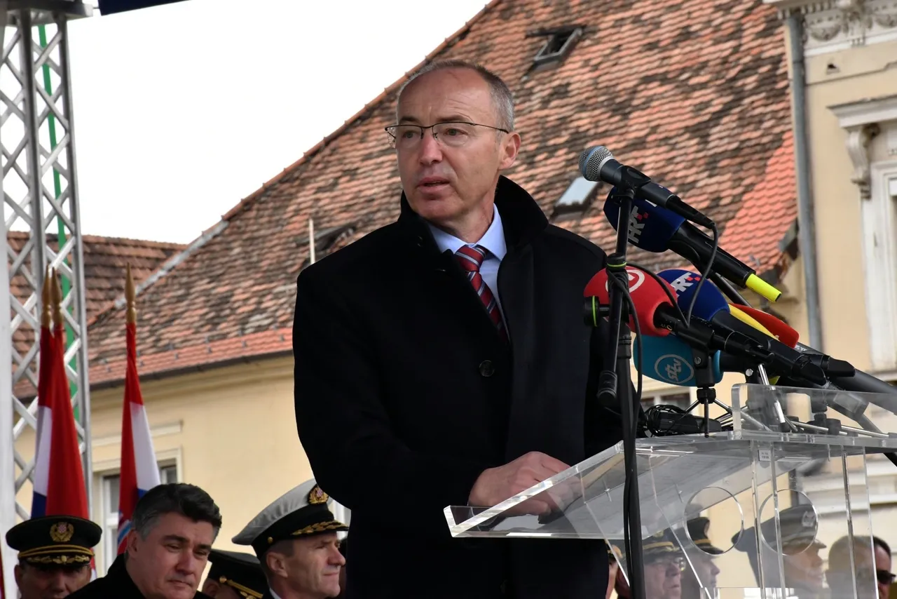Današnja je prisega prva nakon 28 godina koja je održana na požeškom gradskom trgu.