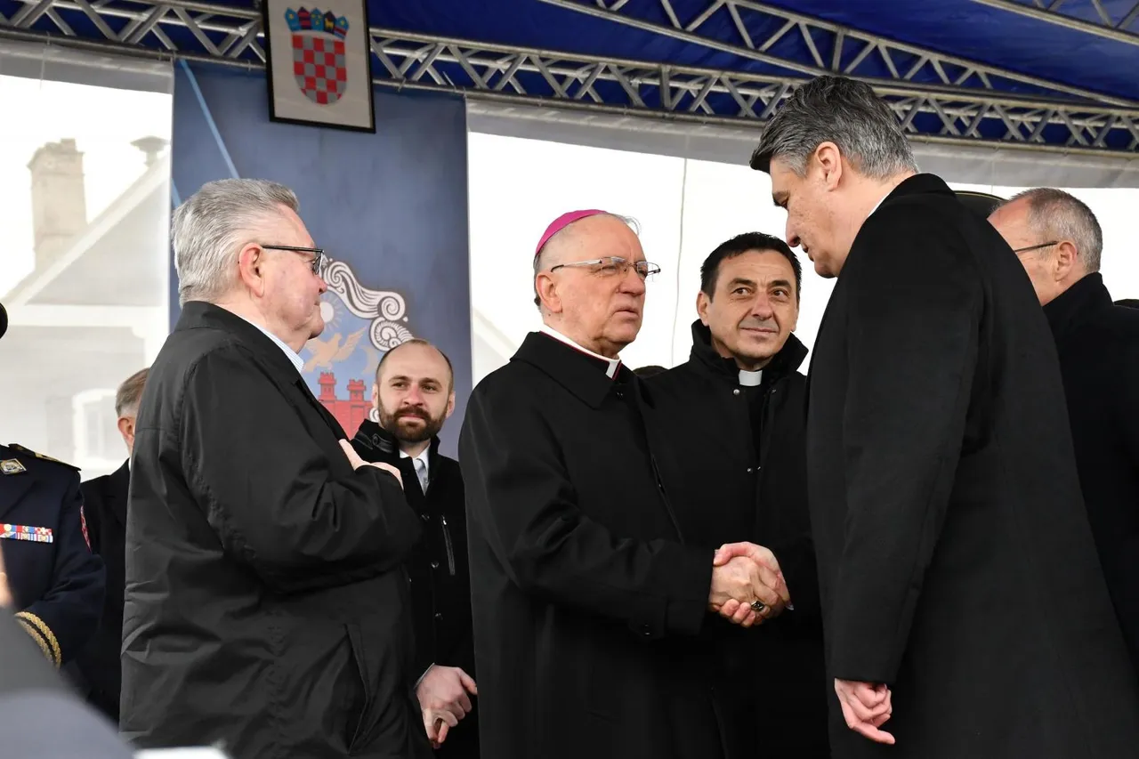 Današnja je prisega prva nakon 28 godina koja je održana na požeškom gradskom trgu.