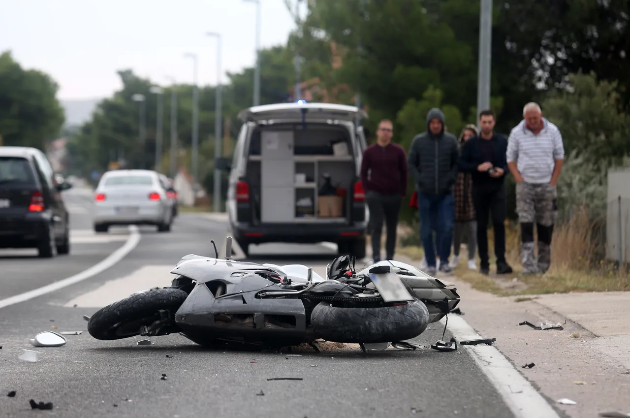 FOTO Prometna nesreća na Brodarici: U sudaru lakše stradao vozač motocikla