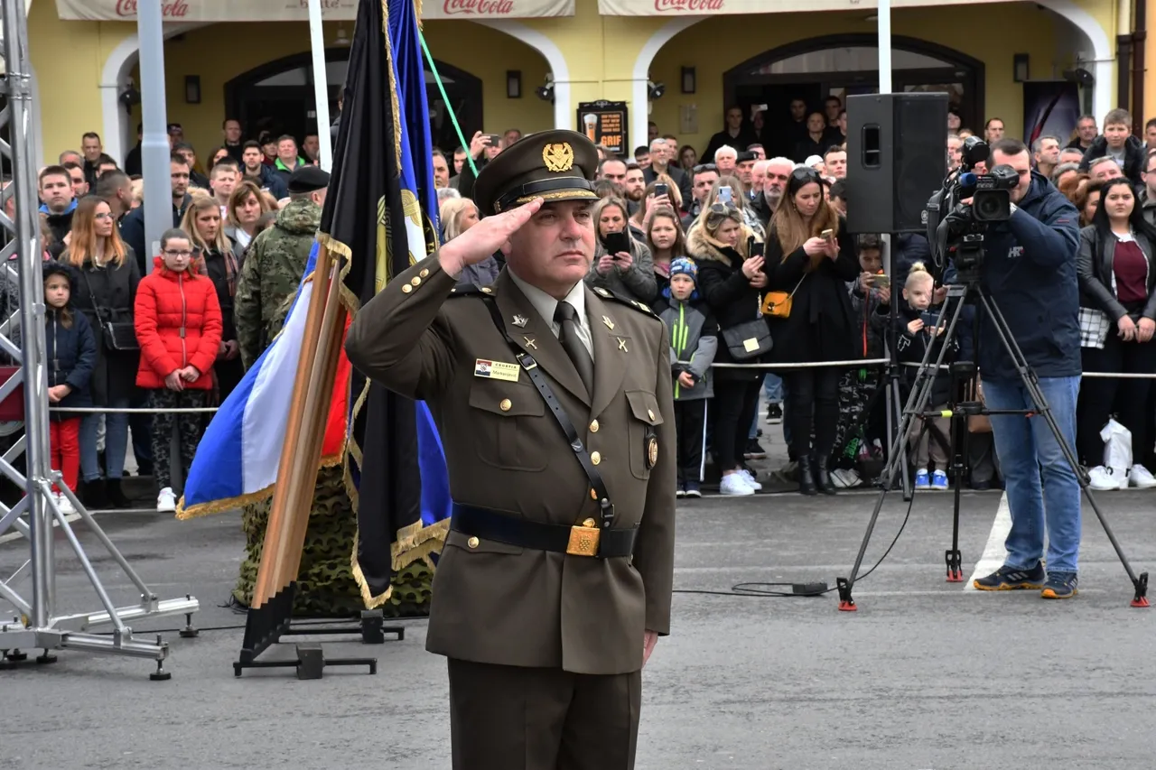 Današnja je prisega prva nakon 28 godina koja je održana na požeškom gradskom trgu.