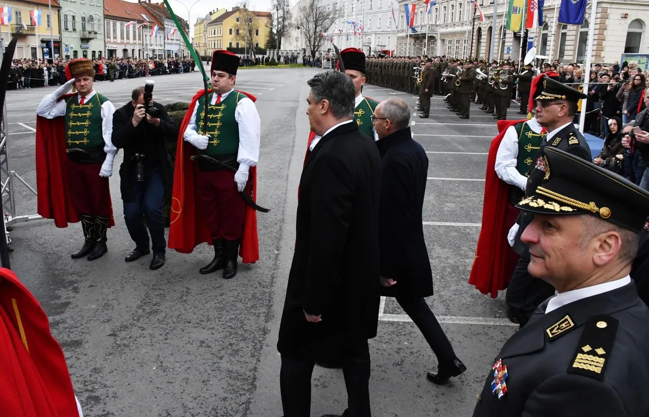 Današnja je prisega prva nakon 28 godina koja je održana na požeškom gradskom trgu.