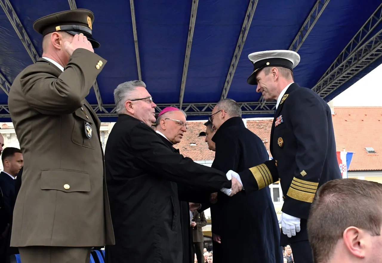 Današnja je prisega prva nakon 28 godina koja je održana na požeškom gradskom trgu.