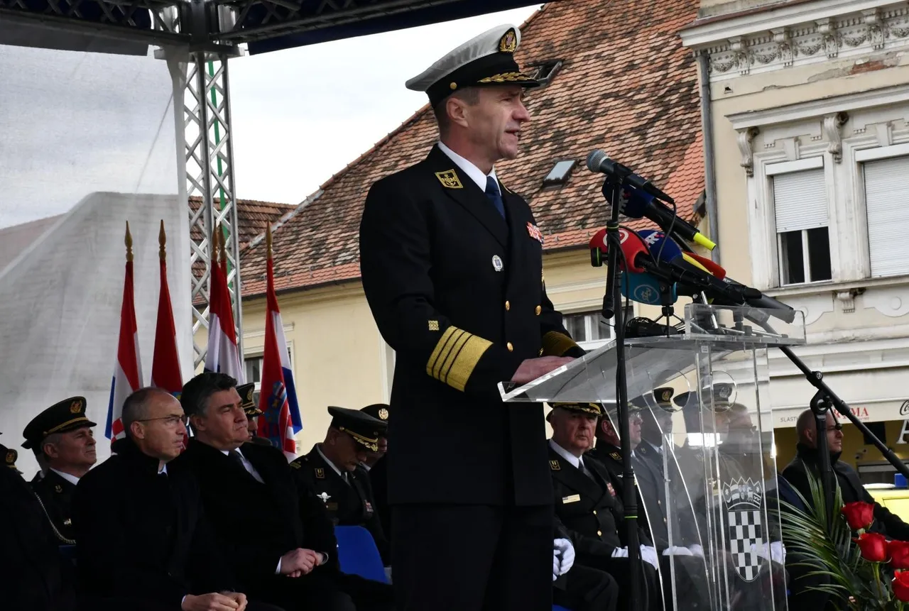 Današnja je prisega prva nakon 28 godina koja je održana na požeškom gradskom trgu.
