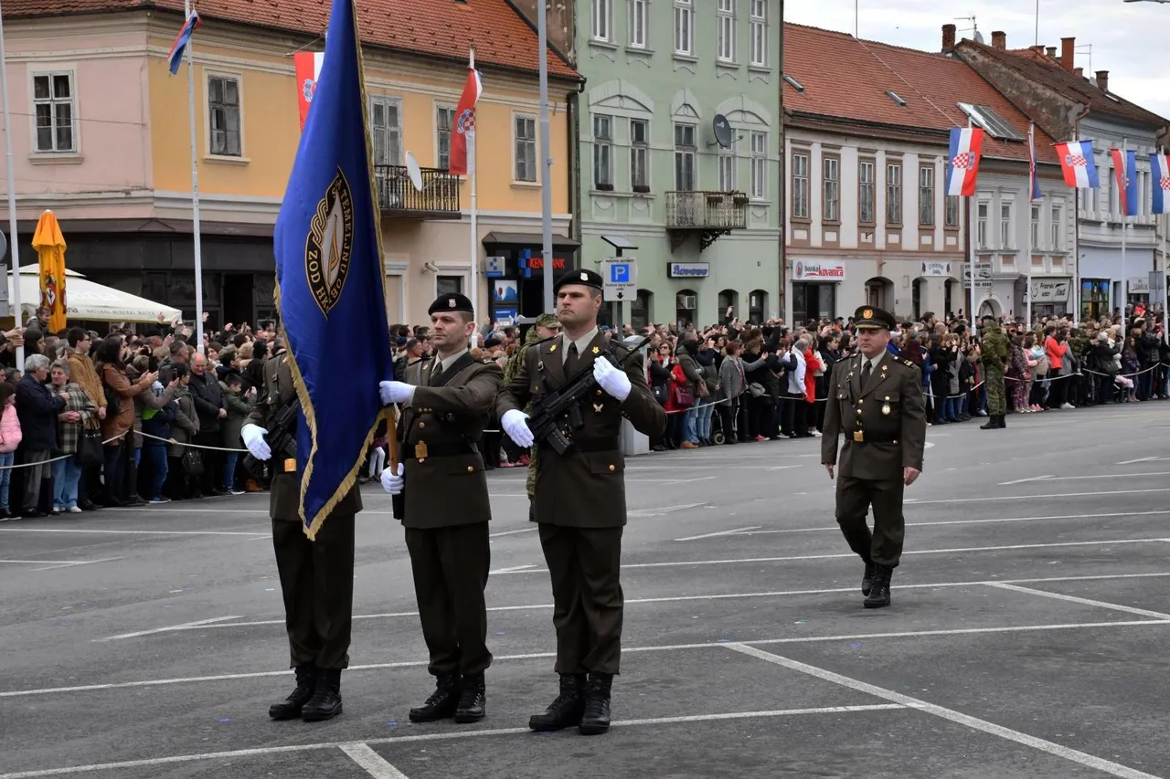Današnja je prisega prva nakon 28 godina koja je održana na požeškom gradskom trgu.