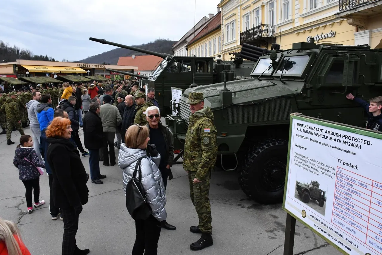 Današnja je prisega prva nakon 28 godina koja je održana na požeškom gradskom trgu.