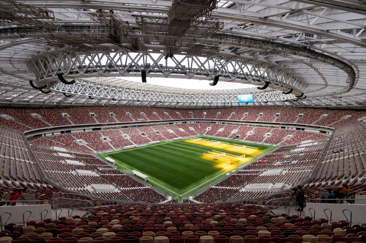 Lužnjiki - najpoznatiji stadion u Rusiji izgrađen je 1956. godine i prošao je kroz tri renovacije. Na njemu će se odigrati otvaranje SP-a između Rusije i Saudijske Arabije i finale 15. srpnja