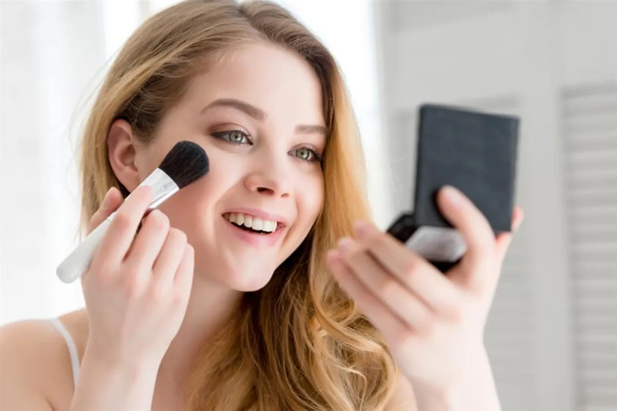 Znaš li kojim bi točno redoslijedom trebala nanositi makeup?