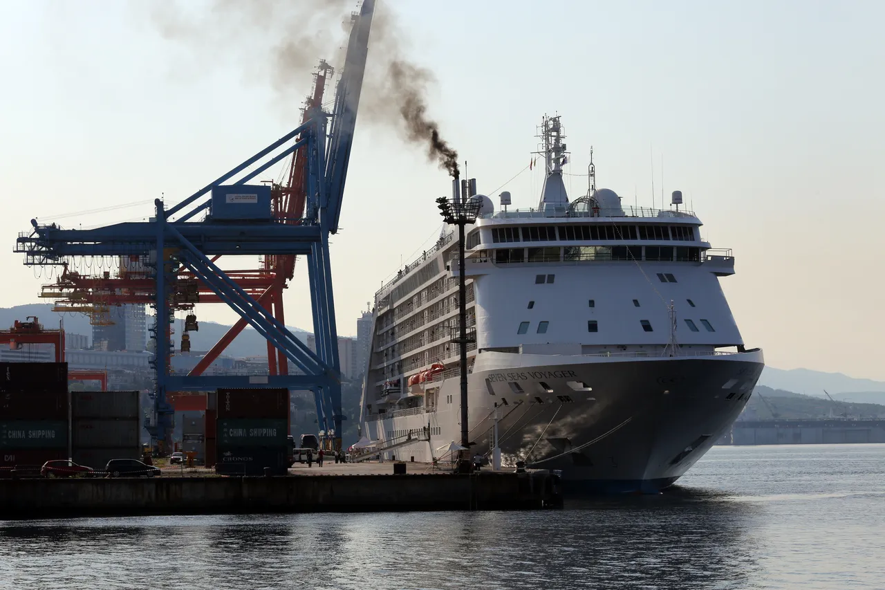 Cruiser Seven Seas Voyager sa 700 putnika pristao u luku u Rijeci