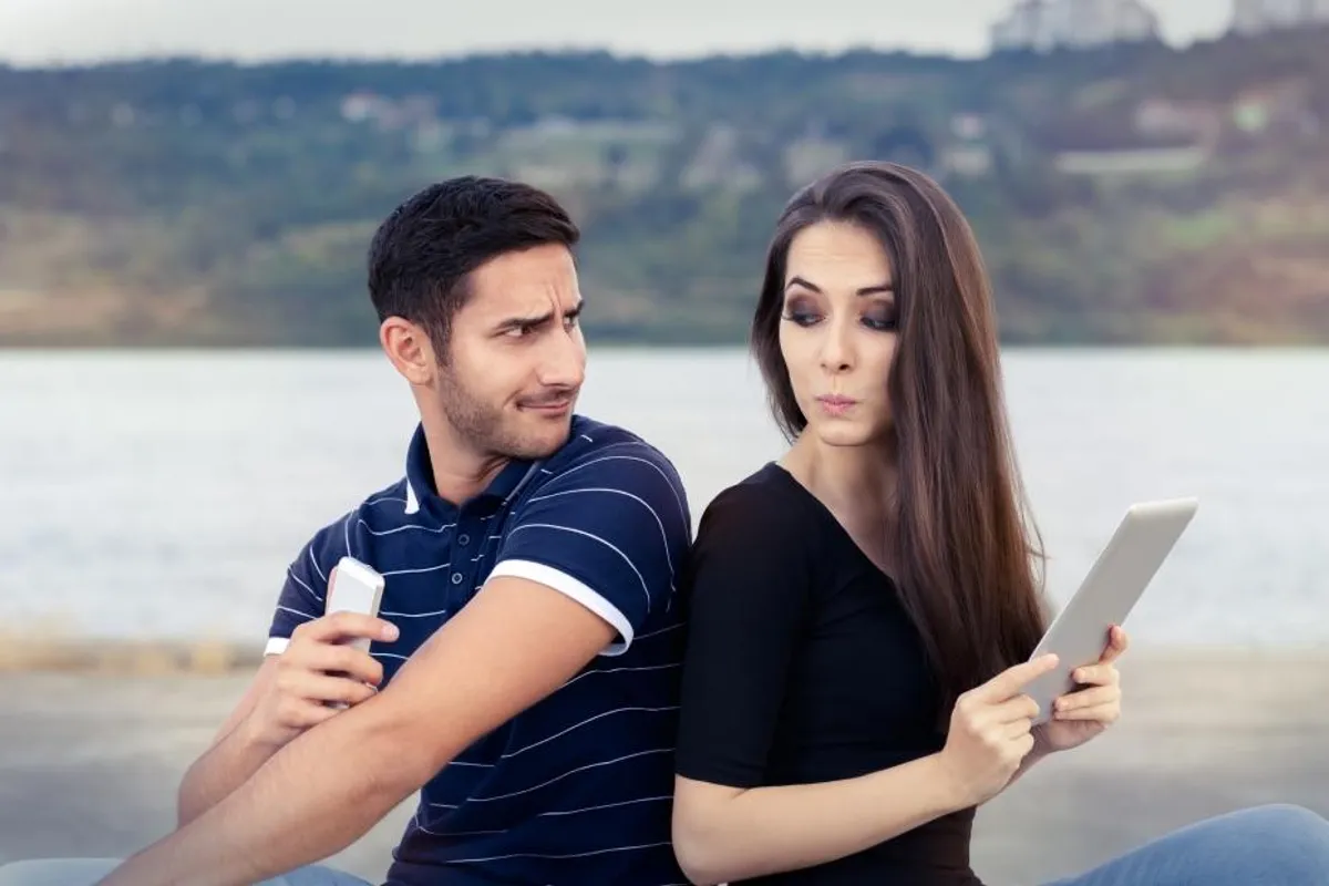 6 znakova da ste se udaljili s partnerom (i kako to popraviti)