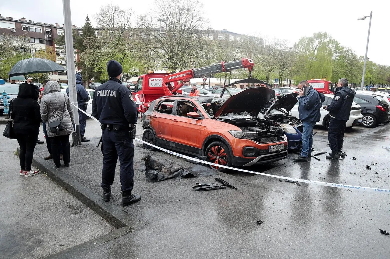 Požar na zagrebačkom Jarunu: Pod okriljem noći izgorjela tri automobila i BMW motocikl
